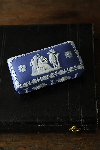 ジャスパーウェアのマッチボックス　wedewood ウェッジウッド　イギリス　アンティークストリュフ 20250912 