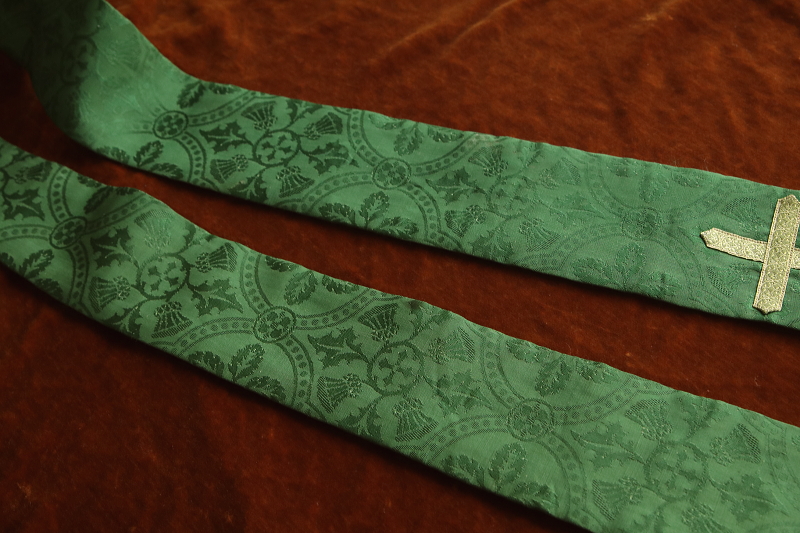 司祭の祭服　カトリック　アザミ　アンティークストリュフ