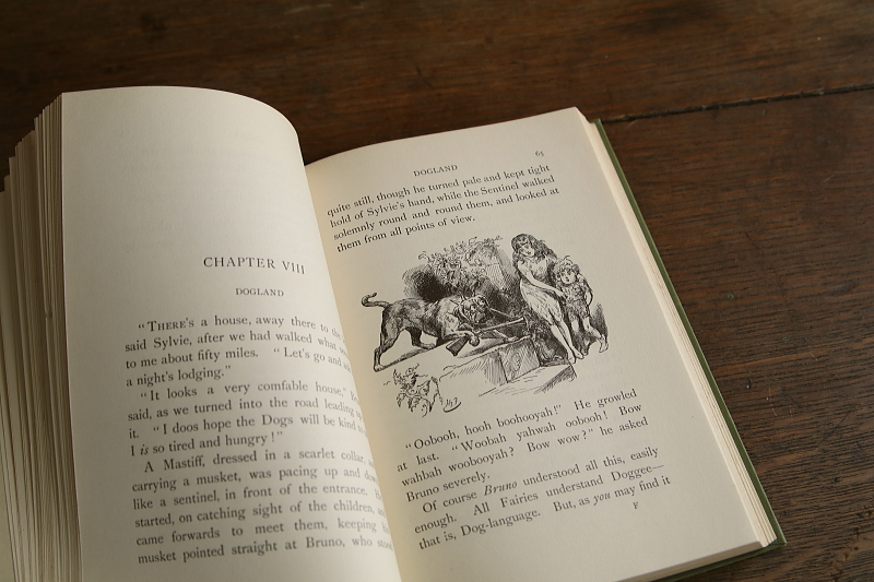 ルイス・キャロルの物語　シルヴィーとブルーノ　イギリス アンティークストリュフ