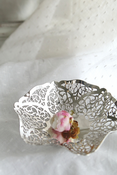 シルバープレート　レースキャンディーディッシュ　イギリス アンティークストリュフ 20260106