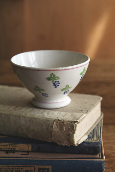 スポンジウェアのカフェオレボウル　葡萄　アンティークストリュフ 202602017