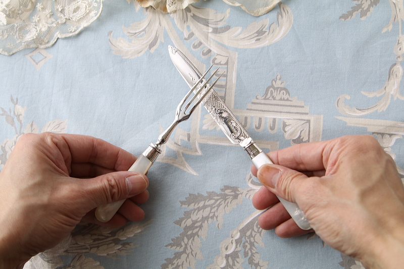 ハンドエングレービングデザートナイフアンドフォーク　Richard Frederick Mosley　イギリス　アンティークストリュフ