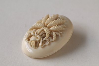 麦穂のブーケ　アイボリーブローチ　ヴィクトリアン　イギリス　アンティークストリュフ