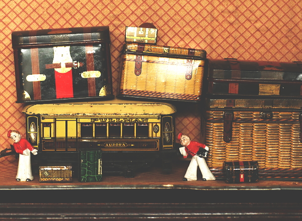 アンティークビスケットティンボックス　ブリキ缶　Hudson Scott & Sons Ltd,　Huntley & Palmers イギリス