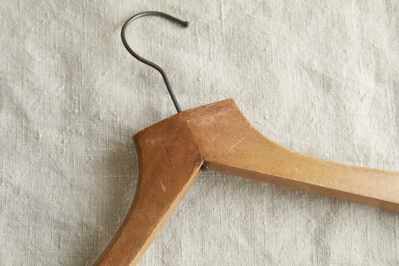 テイラーの木製ハンガー　イギリス　アンティークストリュフ