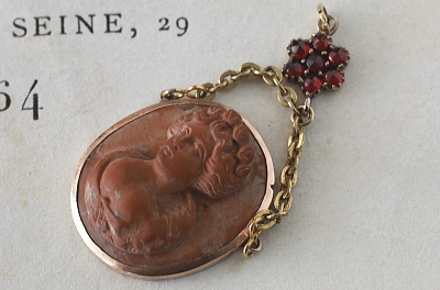 ラーヴァカメオガーネットペンダント　イタリア　アンティークストリュフ