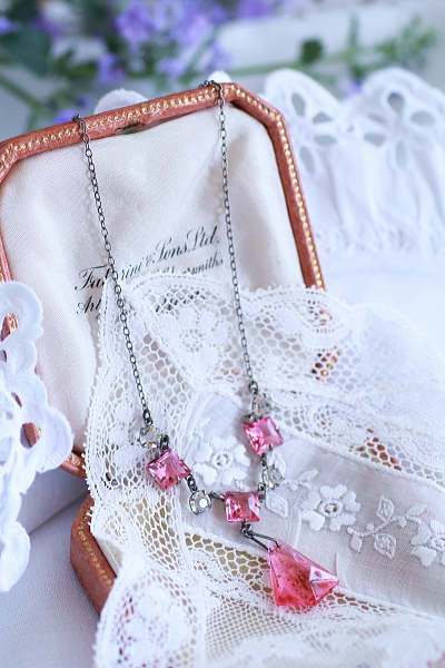 ピンクガラスシルバーネックレス　ヨーロッパ　アンティークストリュフ 20250513