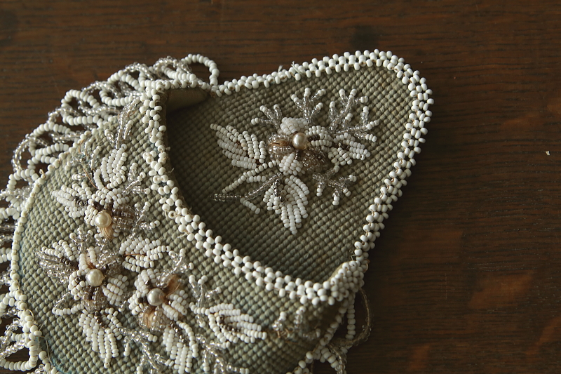 ヴィクトリアンビーズワークウォッチポケット　イギリス　アンティークストリュフ