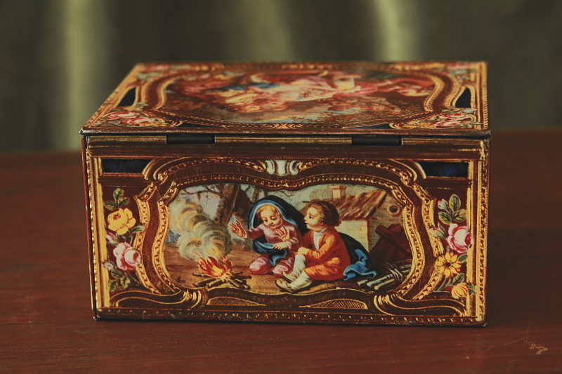 フレンチスナッフボックス型ビスケット缶　イギリス　アンティークストリュフ