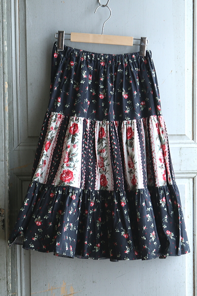 フランスのヴィンテージフレアスカート　フランス　アンティークストリュフ