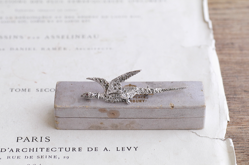 マーカサイトのシルバーワイバーンブローチ　ヨーロッパ　アンティークストリュフ