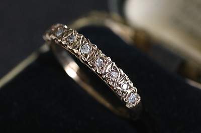 ダイヤモンドハーフエタニティリング　イギリス　アンティークストリュフ