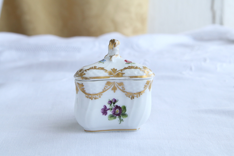 花のボンボニエール　ロイヤルコペンハーゲン　royal copenhagen　デンマーク　アンティークストリュフ