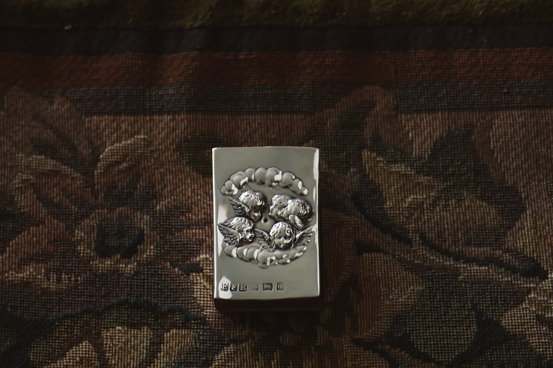 エンジェルズヘッズのシルバーマッチカバー　ジョシュア・レイノルズ　イギリス　アンティークストリュフ