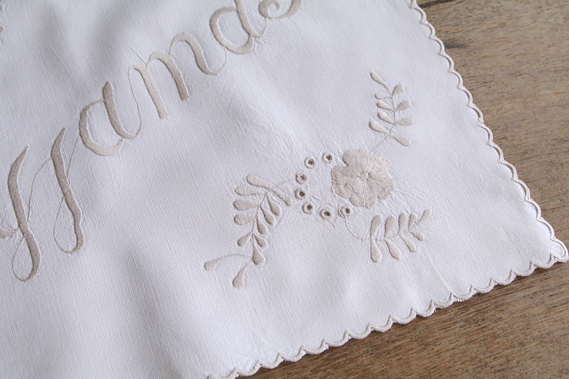 刺繍のリネンパジャマケース　イギリス　アンティークストリュフ