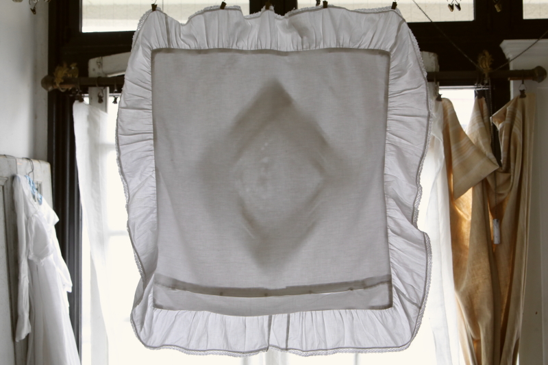 コットンラージクッションカバー　植物模様　刺繍　カットワーク　イギリス　アンティークストリュフ