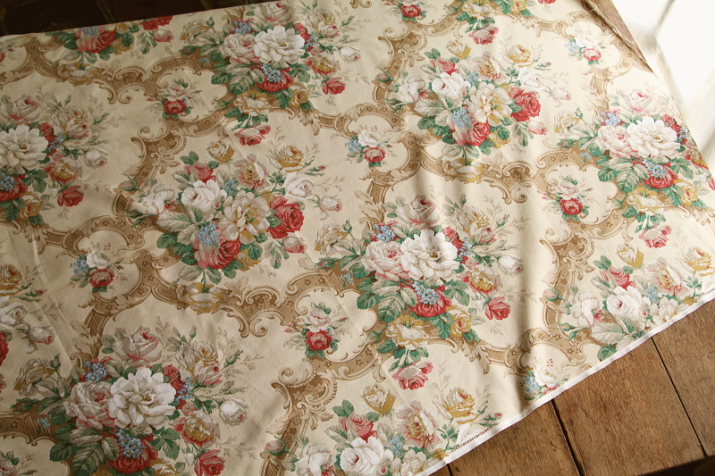 ヴィンテージプリントファブリック　ロココの薔薇　sanderson イギリス アンティークストリュフ