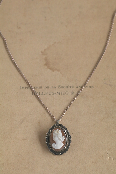 シルバーフレームカメオペンダントブローチ　イタリア　アンティークストリュフ