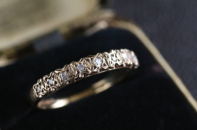 ダイヤモンドハーフエタニティリング　イギリス　アンティークストリュフ