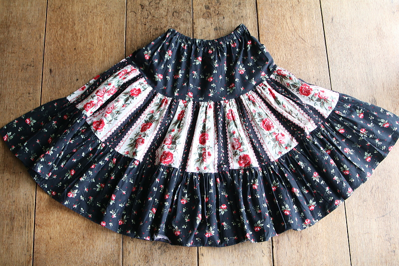 フランスのヴィンテージフレアスカート　フランス　アンティークストリュフ