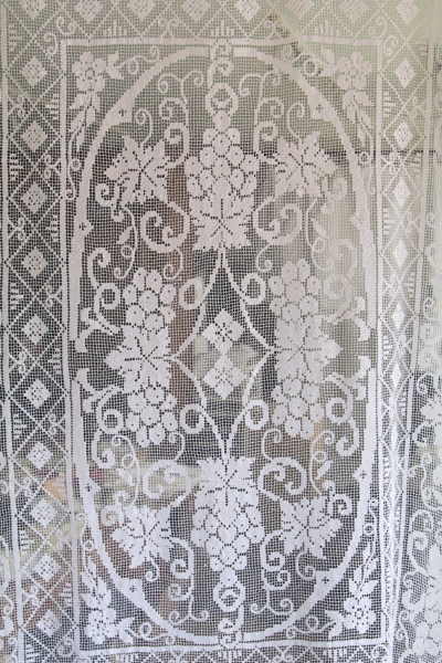 葡萄柄のフィレレースパネル　テーブルクロス　イギリス　アンティークストリュフ
