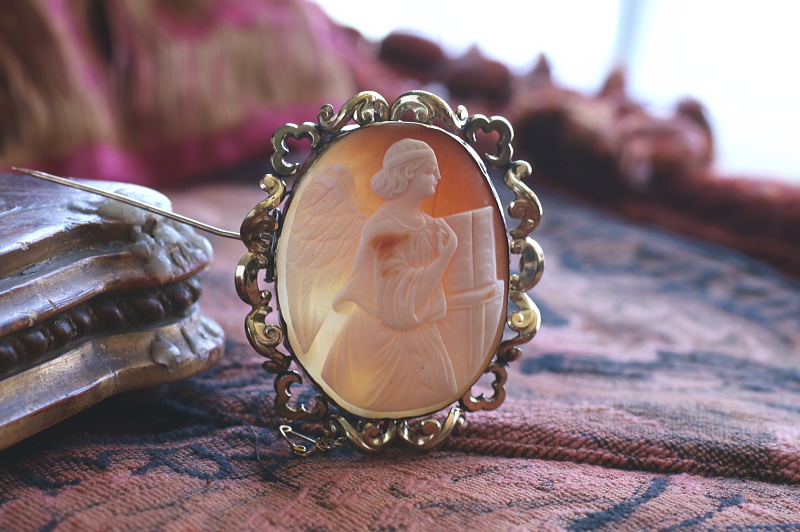大天使のシェルカメオブローチ　ガブリエル　ヴィクトリアン　イギリス　アンティークストリュフ