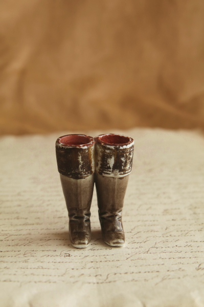 ポーセリンの小さなブーツ　ドイツ　 アンティークストリュフ