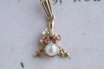 ツートーンゴールド　ベビーパールペンダント　ヴィンテージジュエリー　イギリス　アンティークストリュフ 20251218