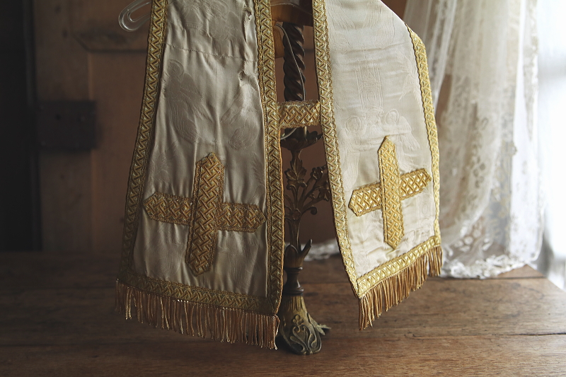 天子のシルクダマスクの聖衣　フランス アンティークストリュフ 20251224