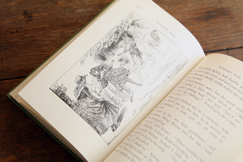 ルイス・キャロルの物語　シルヴィーとブルーノ　イギリス アンティークストリュフ