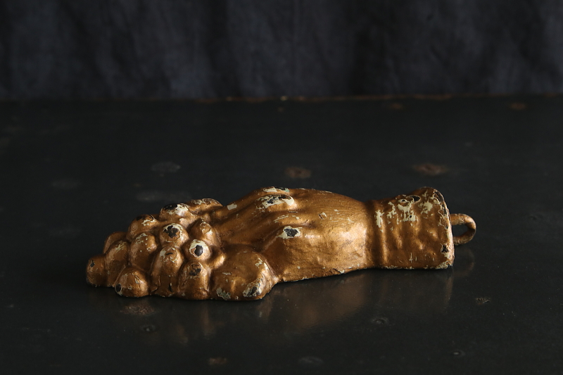 葡萄を持つ手のカーテンウェイト　フランス アンティークストリュフ