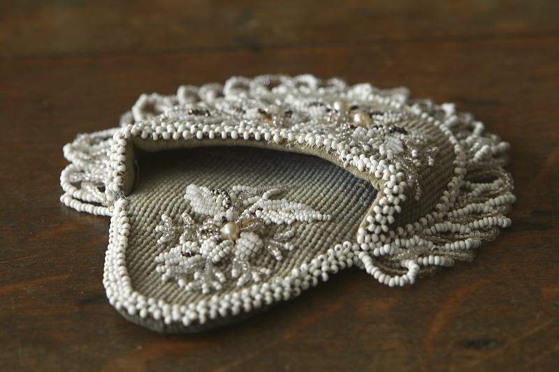 ヴィクトリアンビーズワークウォッチポケット　イギリス　アンティークストリュフ