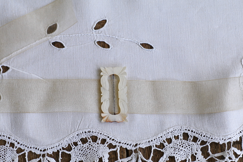 マザーオブパールバックル　ヴィクトリアン イギリス　アンティークストリュフ