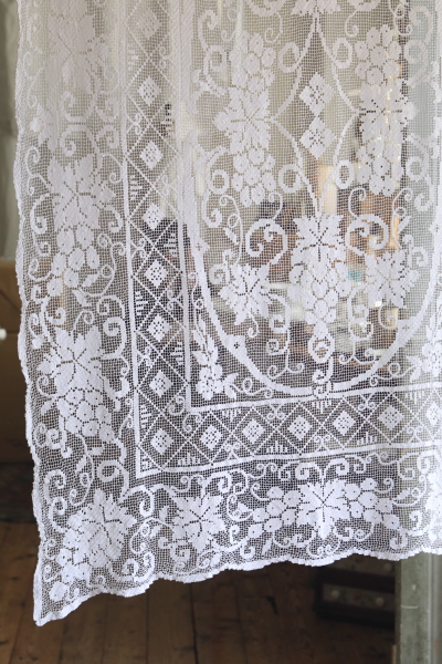 葡萄柄のフィレレースパネル　テーブルクロス　イギリス　アンティークストリュフ