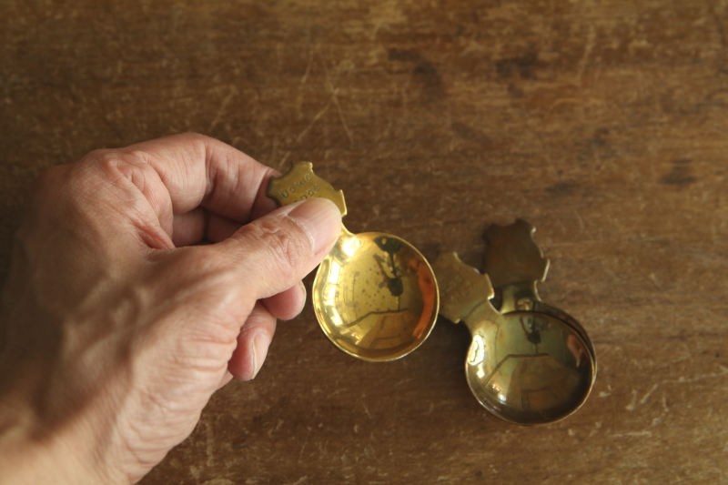 スーベニールブラスティーキャディースプーン　メイソンリー　イギリス　アンティークストリュフ