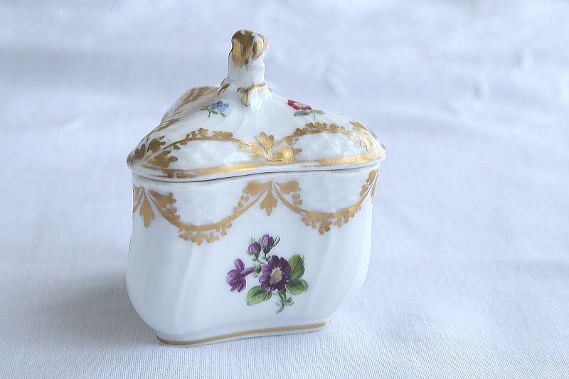 花のボンボニエール　ロイヤルコペンハーゲン　royal copenhagen　デンマーク　アンティークストリュフ