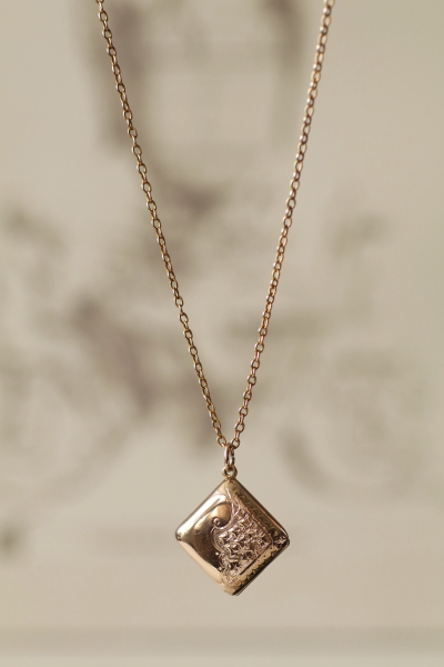 ヴィクトリアンウォッチフォブ　ウォッチキー　ロケット　ロングネックレス　アンティークストリュフ