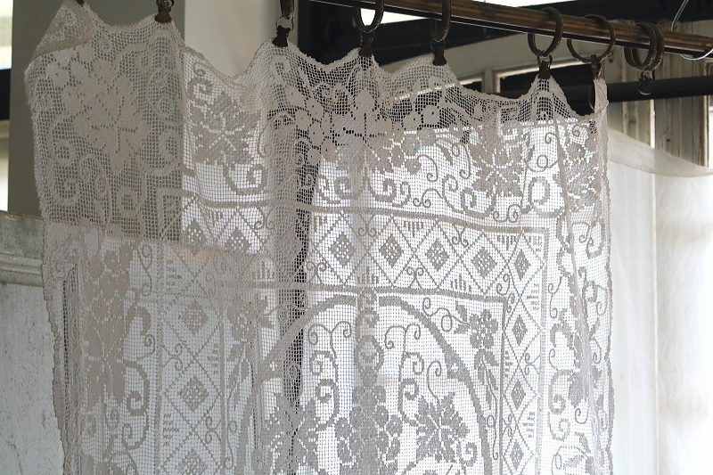 葡萄柄のフィレレースパネル　テーブルクロス　イギリス　アンティークストリュフ