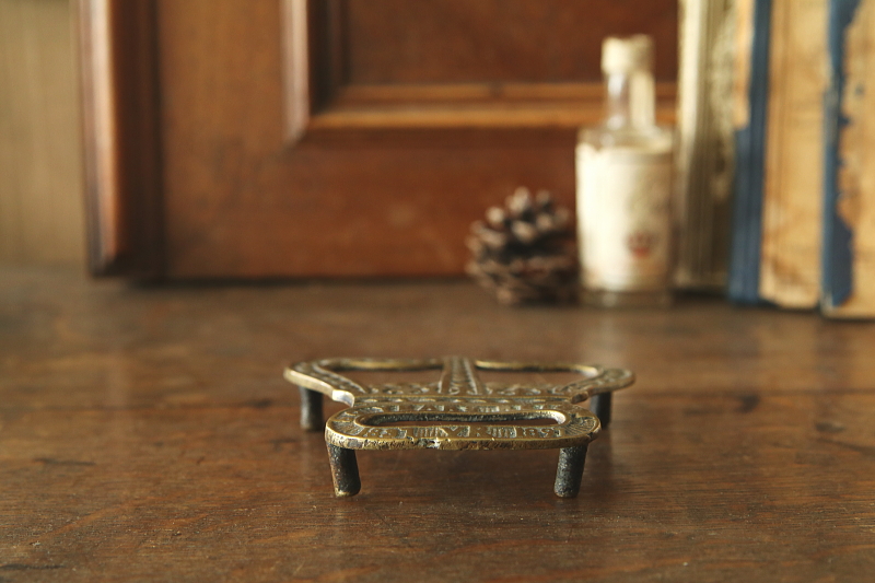 王冠のブラストリベット　ダイヤモンド・ジュビリー　ヴィクトリア　イギリス　アンティークストリュフ