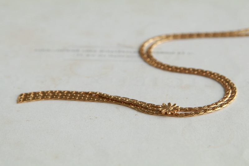 デイジーのゴールドカラーネックレス　イギリス　アンティークストリュフ