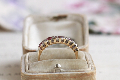 ルビーアンドダイヤモンドバンドリング　ロンドン　イギリス　アンティークストリュフ