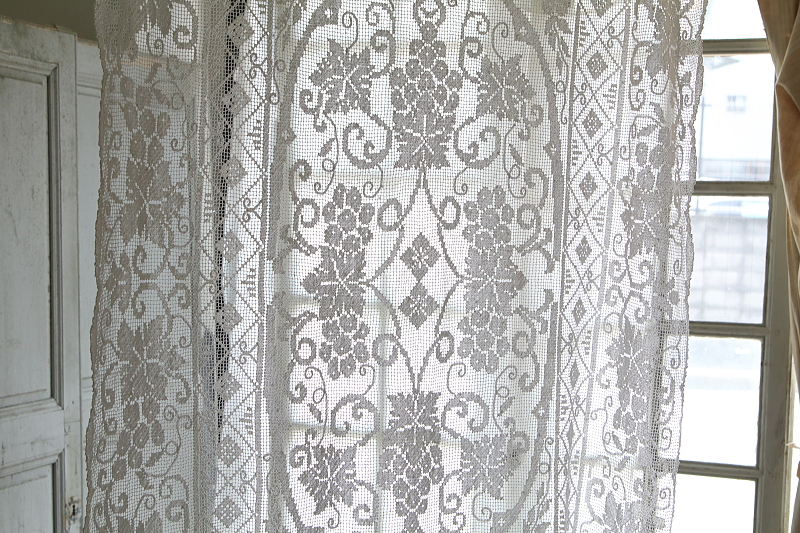 葡萄柄のフィレレースパネル　テーブルクロス　イギリス　アンティークストリュフ