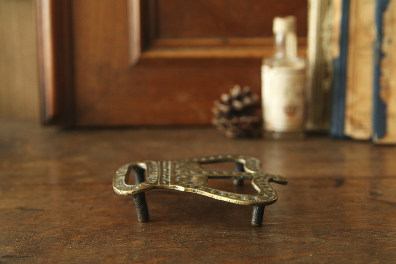 王冠のブラストリベット　ダイヤモンド・ジュビリー　ヴィクトリア　イギリス　アンティークストリュフ