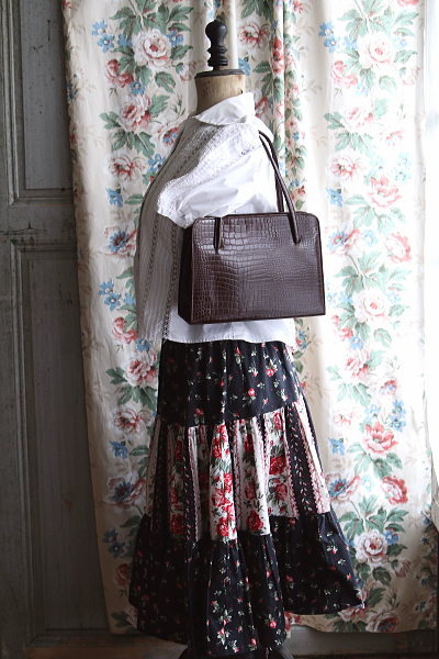 バーガンディレザーのハンドバッグ　イギリス　アンティークストリュフ