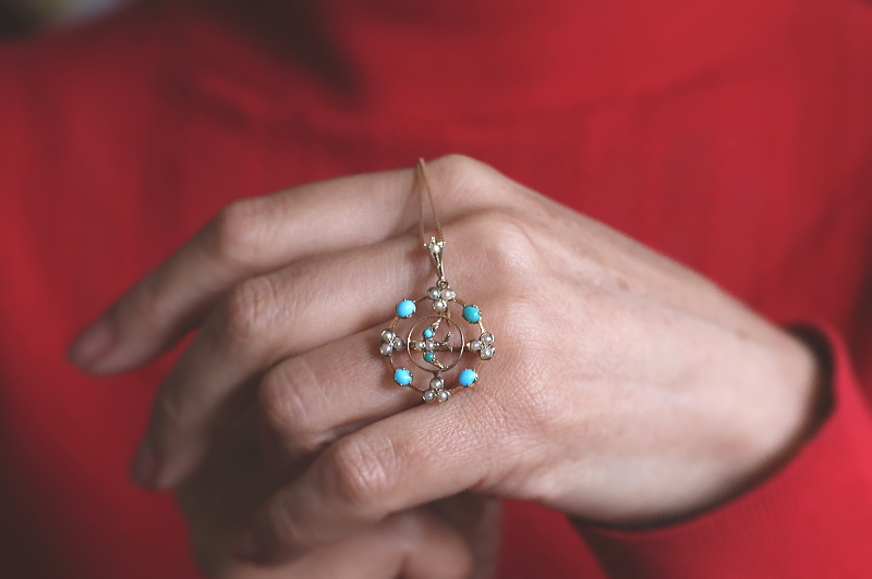 ターコイズ　パール　ツバメのペンダントブローチ　アンティークジュエリー　イギリス　アンティークストリュフ 20251210