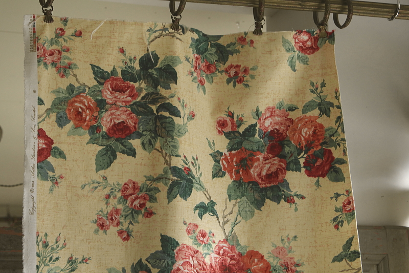 薔薇のプリントファブリック　sanderson サンダーソン　イギリス アンティークストリュフ