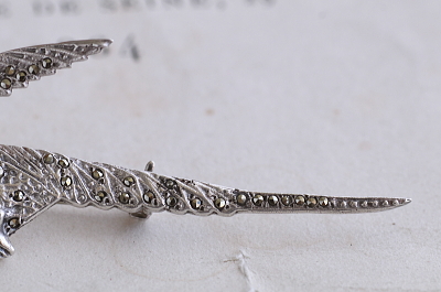 マーカサイトのシルバーワイバーンブローチ　ヨーロッパ　アンティークストリュフ