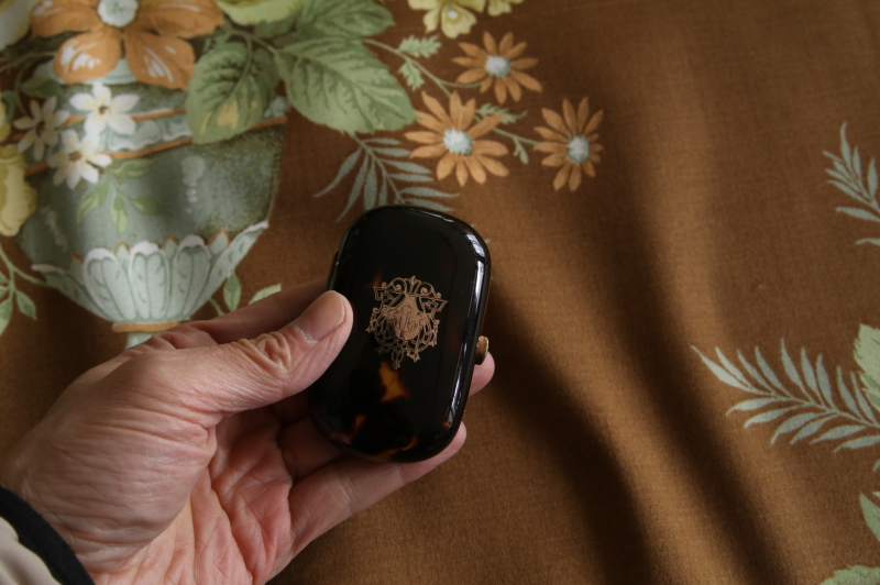 モノグラムのピクウェパース　フランス　べっ甲　アンティークストリュフ