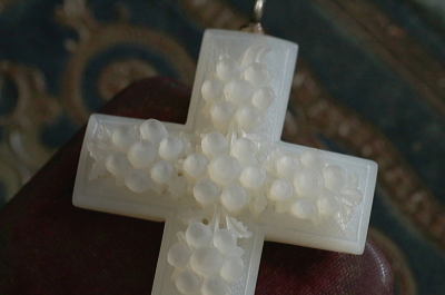 ベツレヘムパール　花十字ペンダント　パレスチナ　アンティークストリュフ