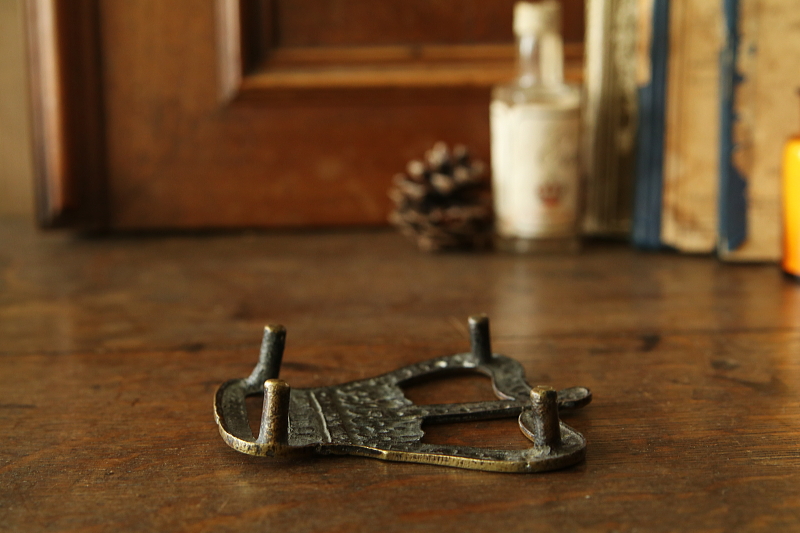 王冠のブラストリベット　ダイヤモンド・ジュビリー　ヴィクトリア　イギリス　アンティークストリュフ